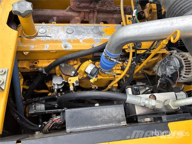 John Deere 240D Kāpurķēžu ekskavatori