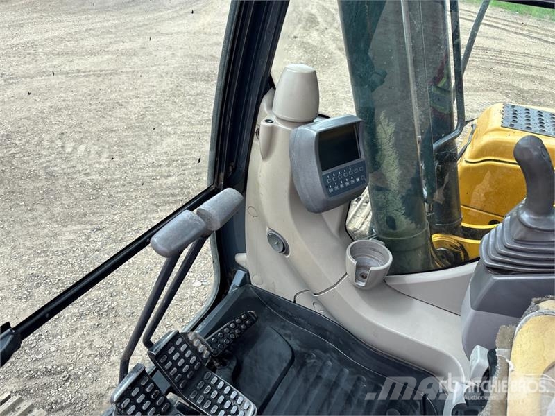 John Deere 240D Kāpurķēžu ekskavatori