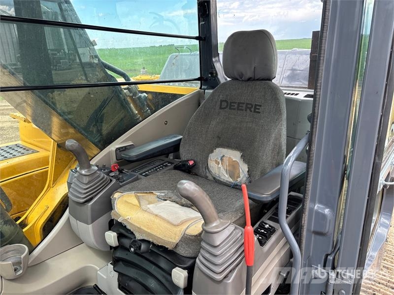 John Deere 240D Kāpurķēžu ekskavatori