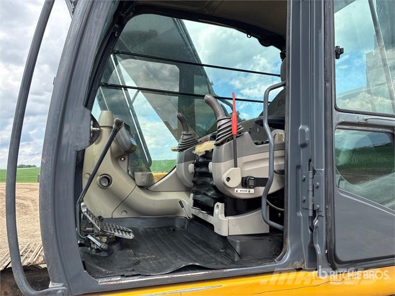 John Deere 240D Kāpurķēžu ekskavatori