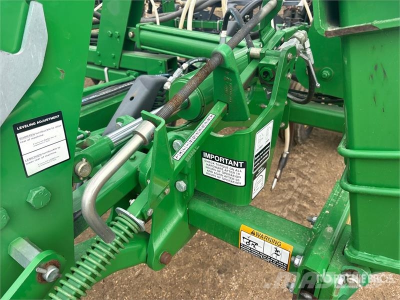 John Deere 2410 41 ft Air Drill Mechanické sejačky