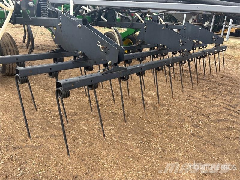 John Deere 2410 41 ft Air Drill Mechanické sejačky