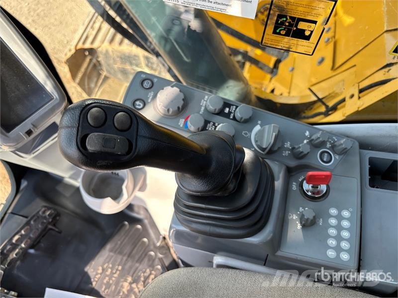 John Deere 245G LC Tracked Excavator Beltegraver