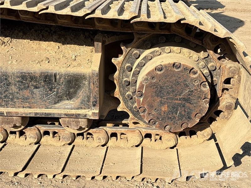 John Deere 245G LC Tracked Excavator Beltegraver