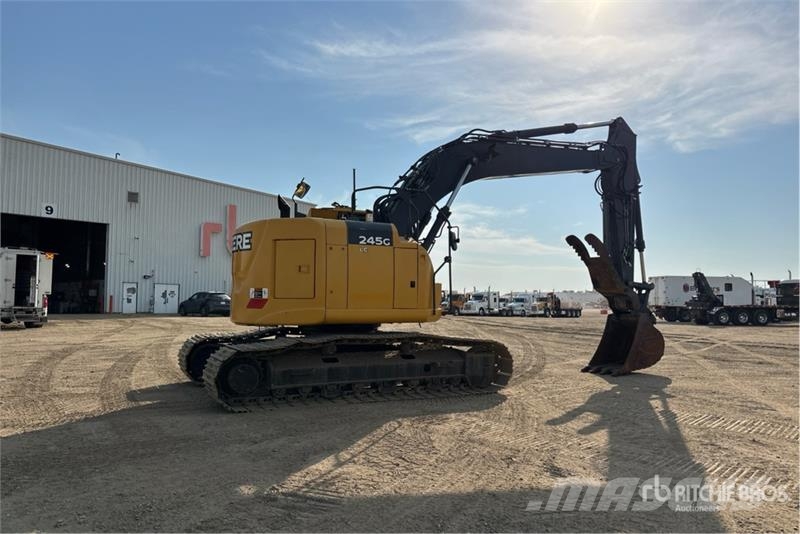 John Deere 245G LC Tracked Excavator Beltegraver