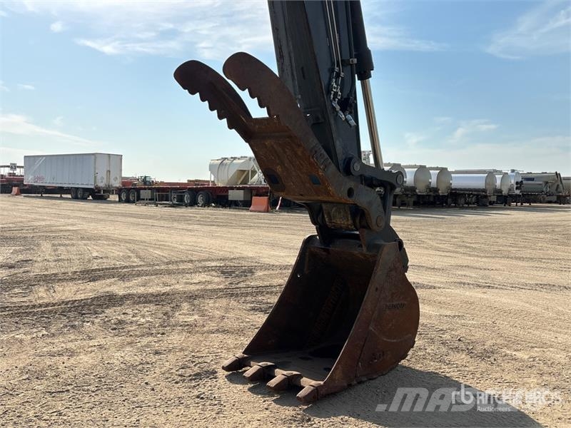 John Deere 245G LC Tracked Excavator Beltegraver