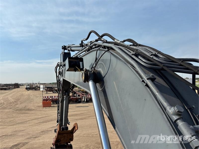 John Deere 245G LC Tracked Excavator Beltegraver