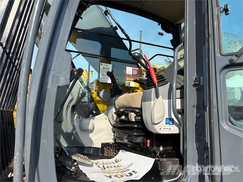 John Deere 245G LC Tracked Excavator Beltegraver