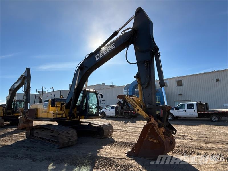 John Deere 250G LC Gravemaskiner på larvebånd