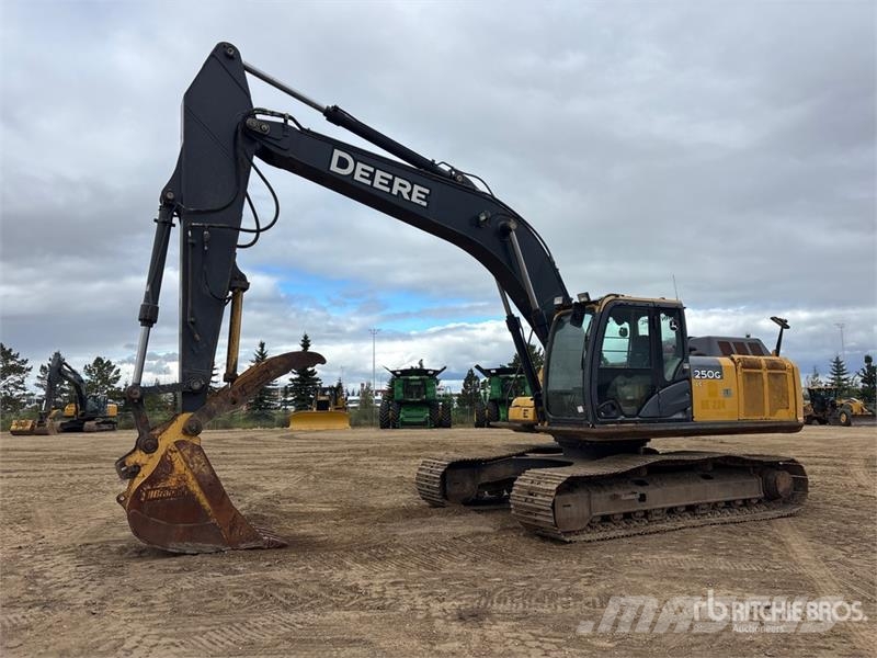 John Deere 250G LC Paletli ekskavatörler