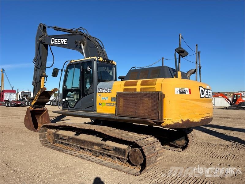 John Deere 250G LC Gravemaskiner på larvebånd