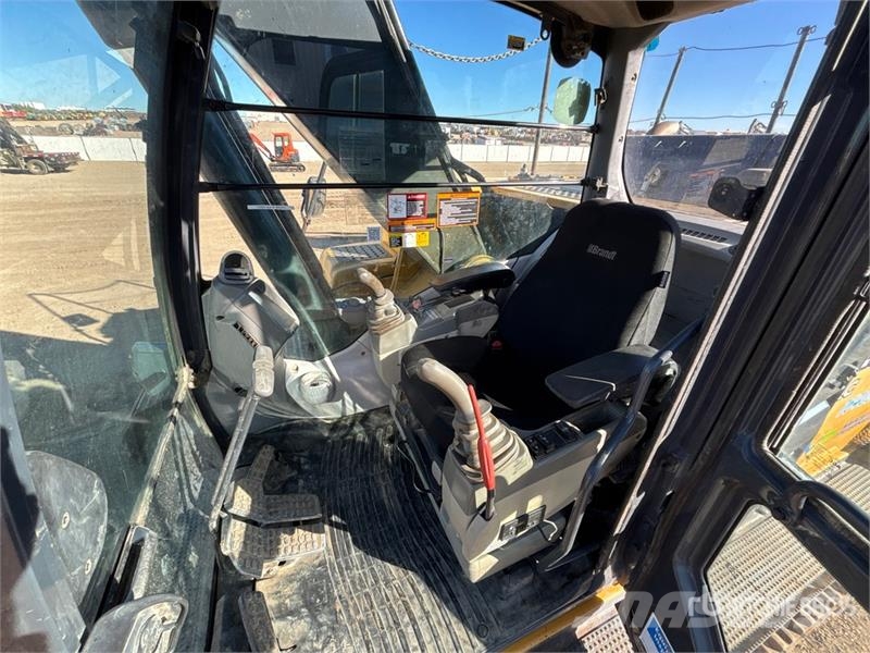 John Deere 250G LC Gravemaskiner på larvebånd