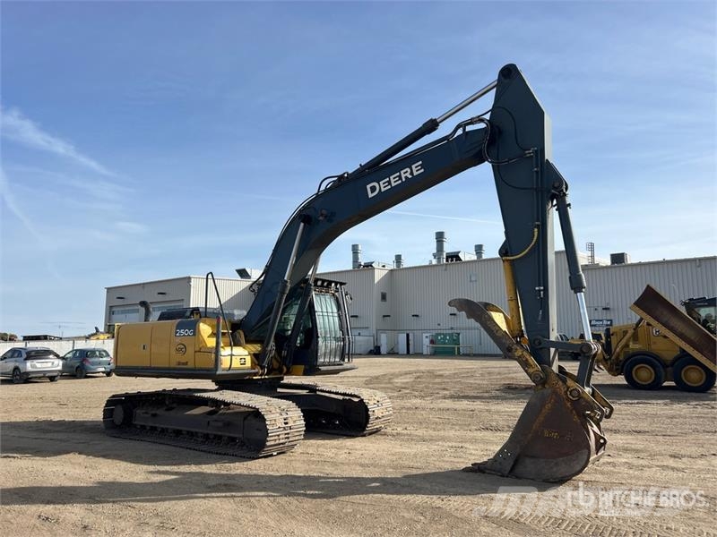 John Deere 250G Tracked Excavator 履带挖掘机