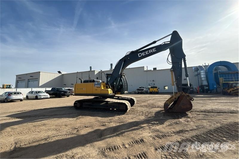 John Deere 250G Tracked Excavator 履带挖掘机
