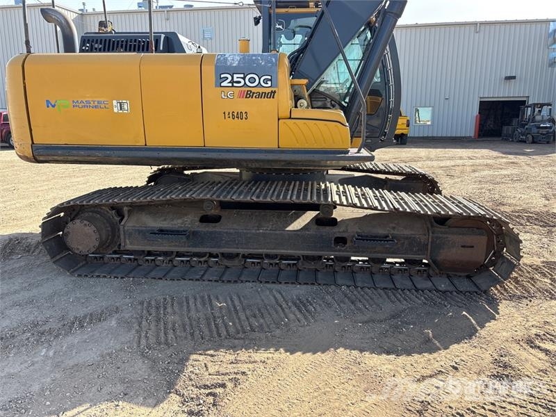 John Deere 250G Tracked Excavator 履带挖掘机