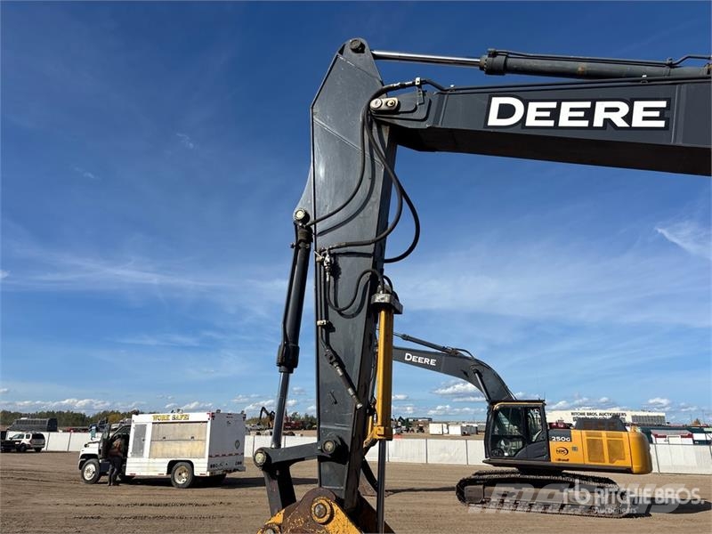 John Deere 250G Tracked Excavator 履带挖掘机
