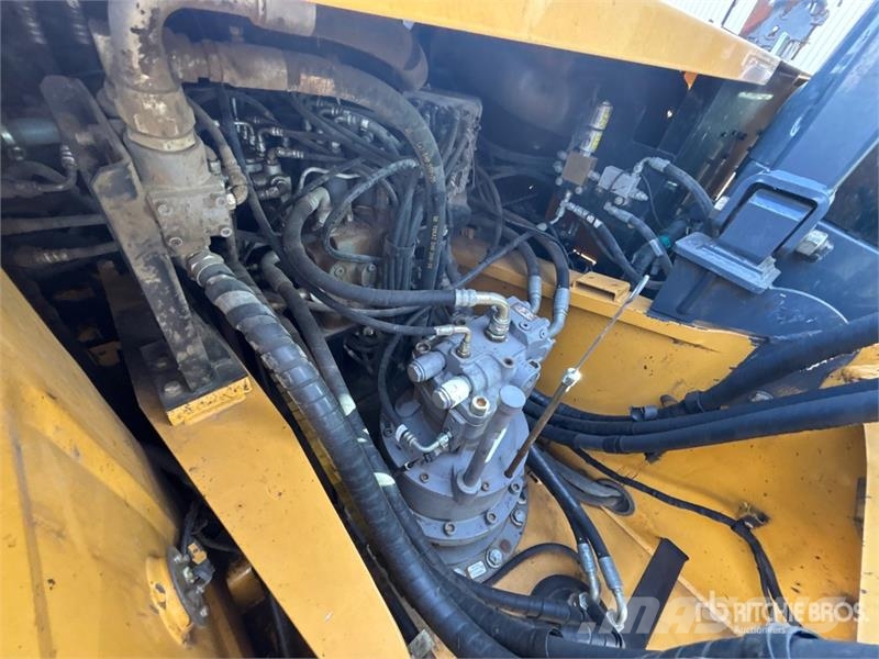 John Deere 250G Tracked Excavator 履带挖掘机