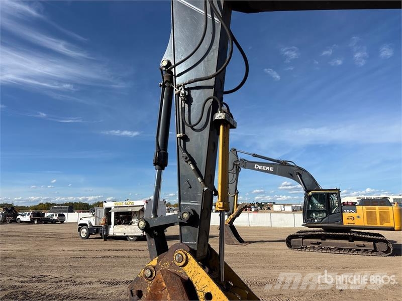 John Deere 250G Tracked Excavator 履带挖掘机