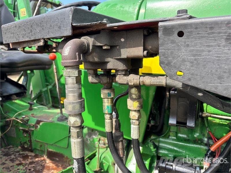 John Deere 2550 4WD Tractor Tractors
