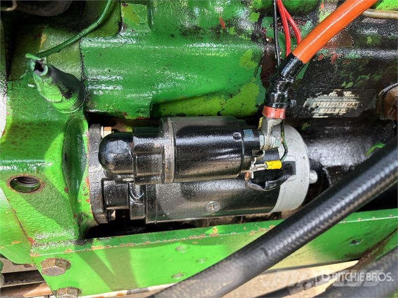 John Deere 2550 4WD Tractor Tractors