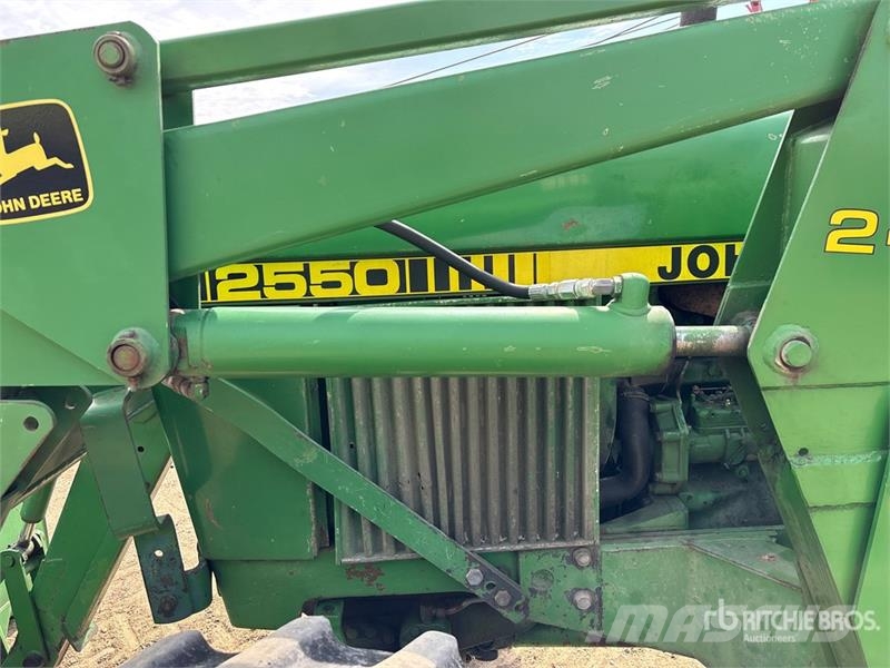 John Deere 2550 4WD Tractor Tractors