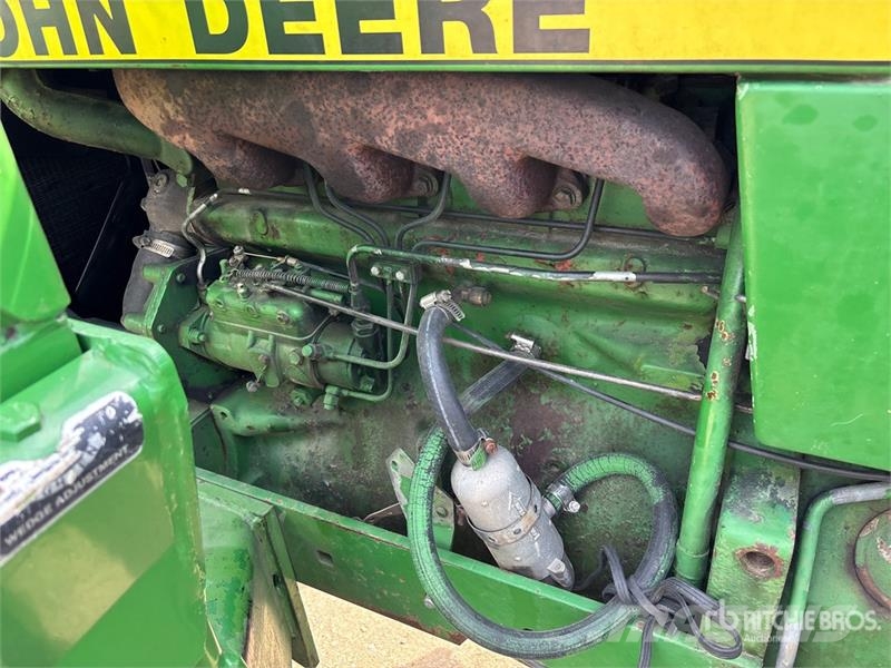 John Deere 2550 4WD Tractor Tractors