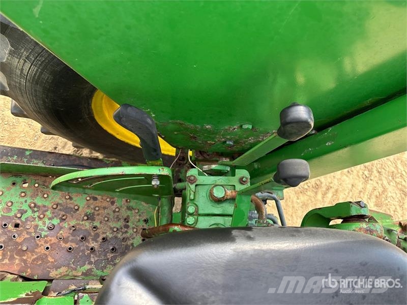 John Deere 2550 4WD Tractor Tractors