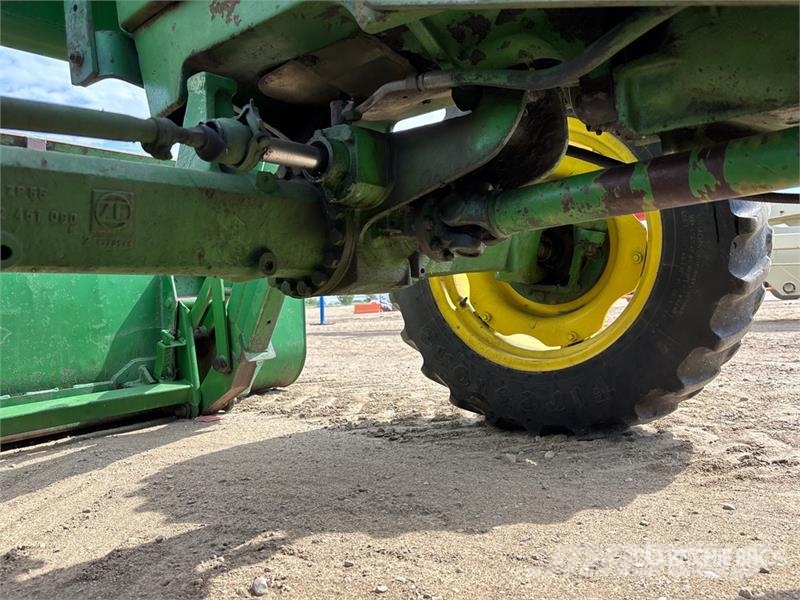 John Deere 2550 4WD Tractor Tractors