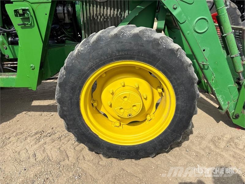 John Deere 2550 4WD Tractor Tractors