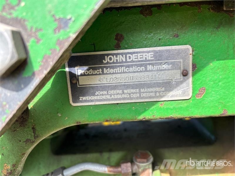 John Deere 2550 4WD Tractor Tractors