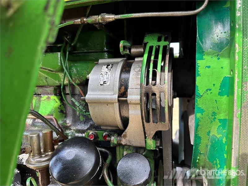 John Deere 2550 4WD Tractor Tractors