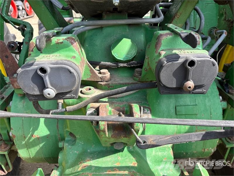 John Deere 2550 4WD Tractor Tractors