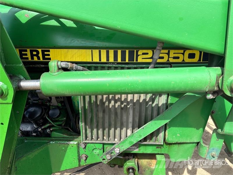 John Deere 2550 4WD Tractor Tractors