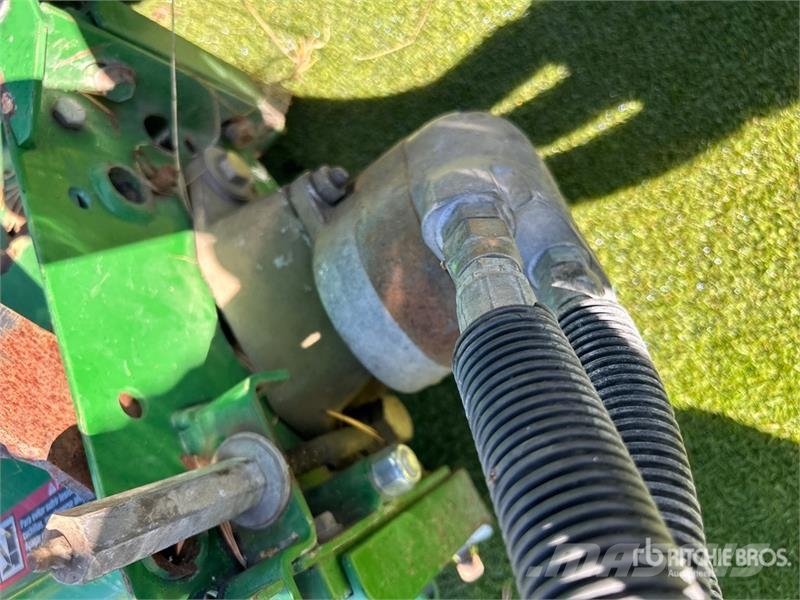 John Deere 2635A Greens Mower مكونات أخرى