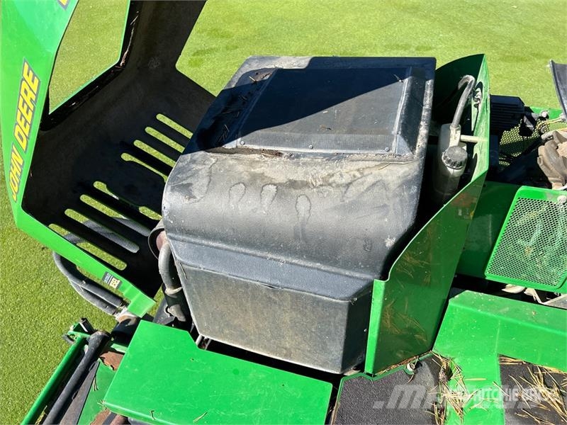 John Deere 2635A Greens Mower مكونات أخرى