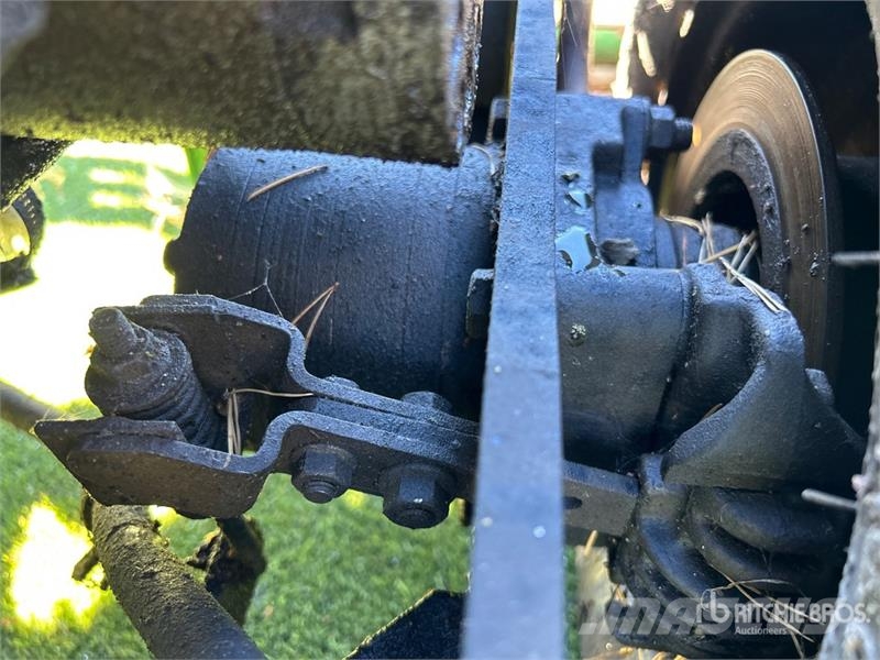 John Deere 2635A Greens Mower مكونات أخرى