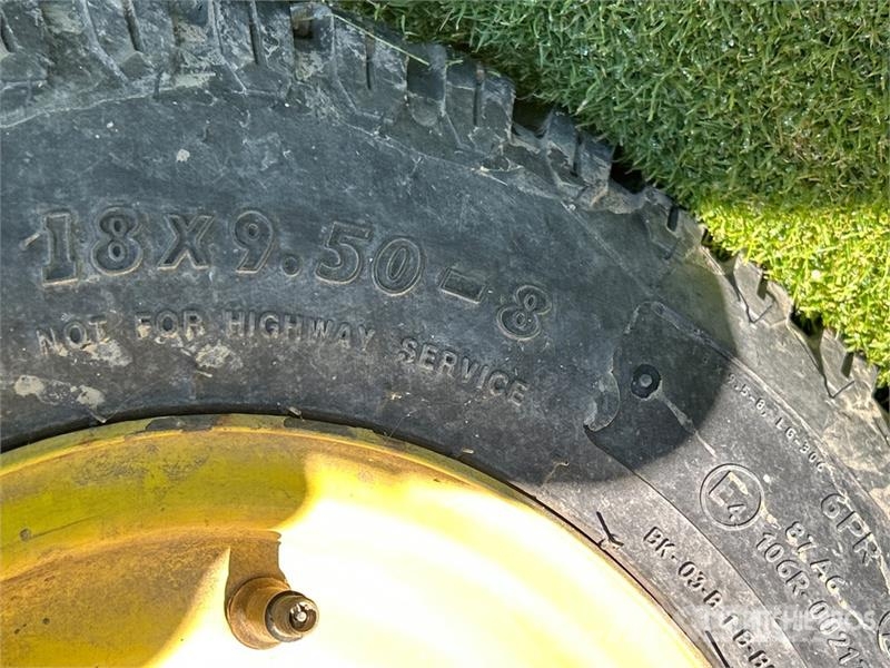 John Deere 2635A Greens Mower مكونات أخرى