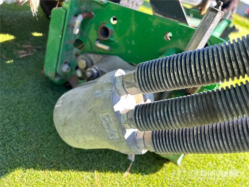 John Deere 2635A Greens Mower مكونات أخرى