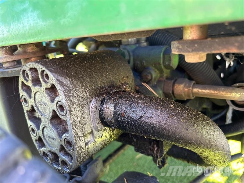 John Deere 2635A Greens Mower مكونات أخرى