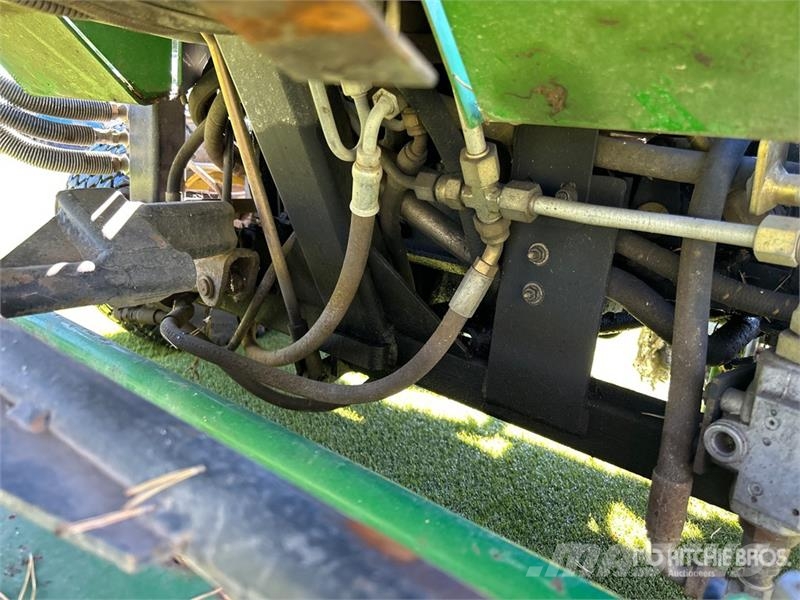 John Deere 2635A Greens Mower مكونات أخرى