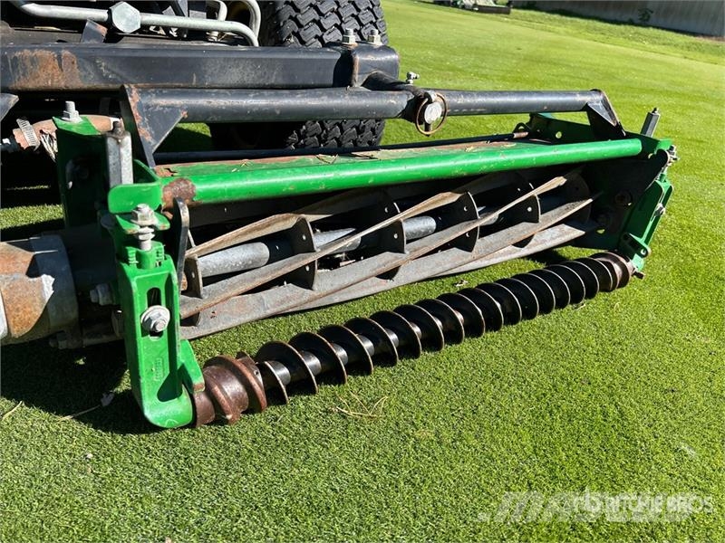 John Deere 2635A Greens Mower مكونات أخرى