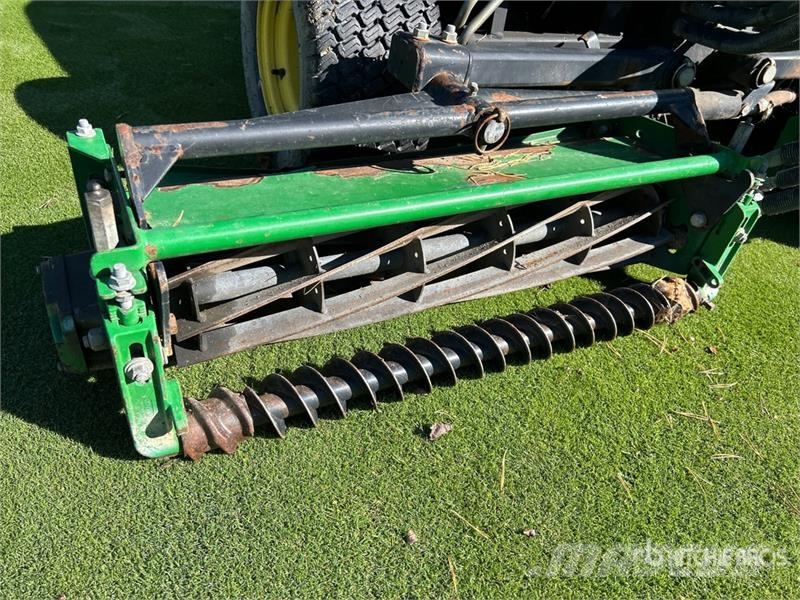 John Deere 2635A Greens Mower مكونات أخرى