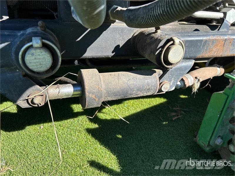 John Deere 2635A Greens Mower مكونات أخرى