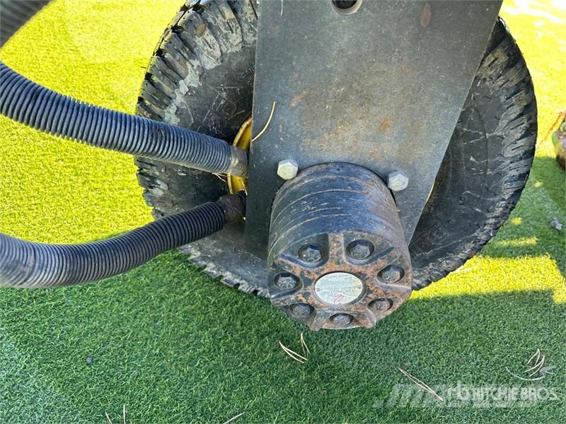 John Deere 2635A Greens Mower مكونات أخرى