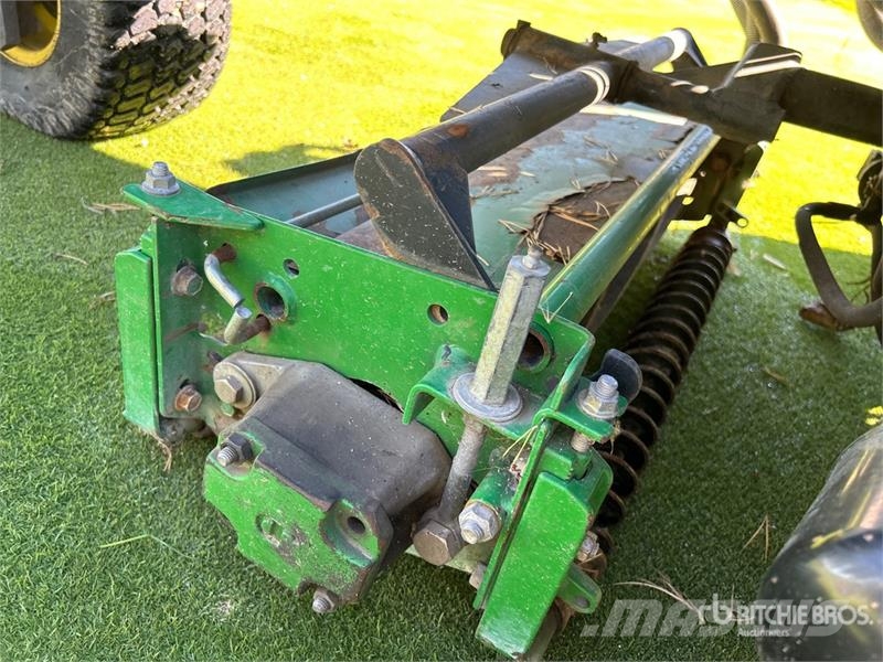 John Deere 2635A Greens Mower مكونات أخرى