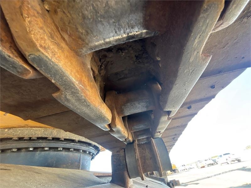 John Deere 290GLC Tracked Excavator حفارات زحافة