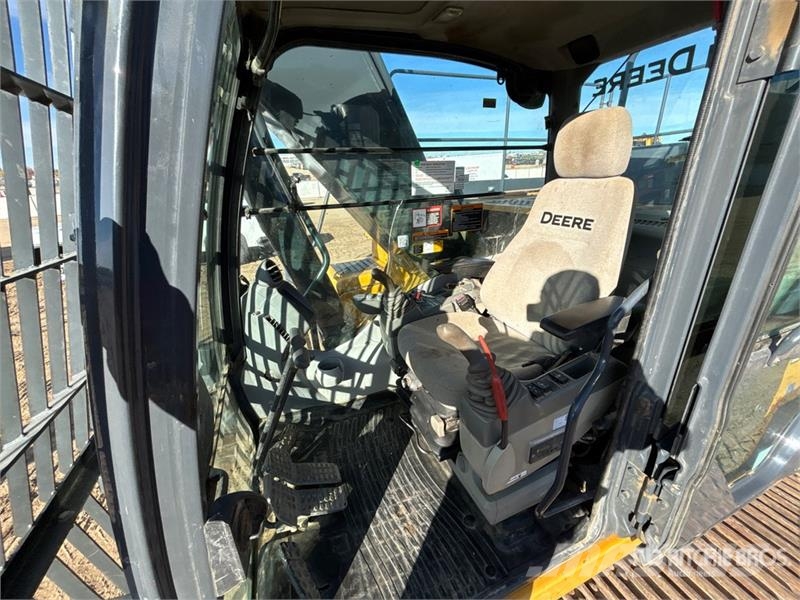 John Deere 290GLC Tracked Excavator Lánctalpas kotrók