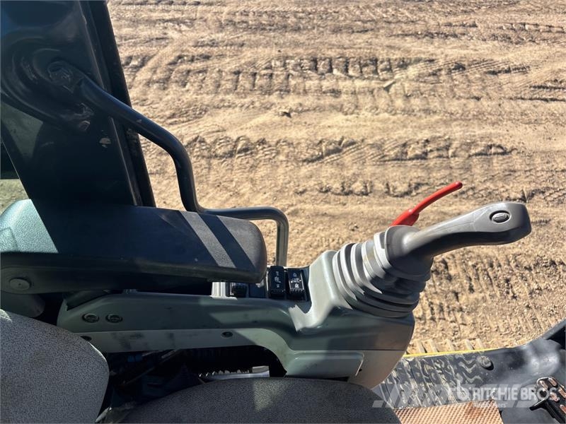 John Deere 290GLC Tracked Excavator حفارات زحافة