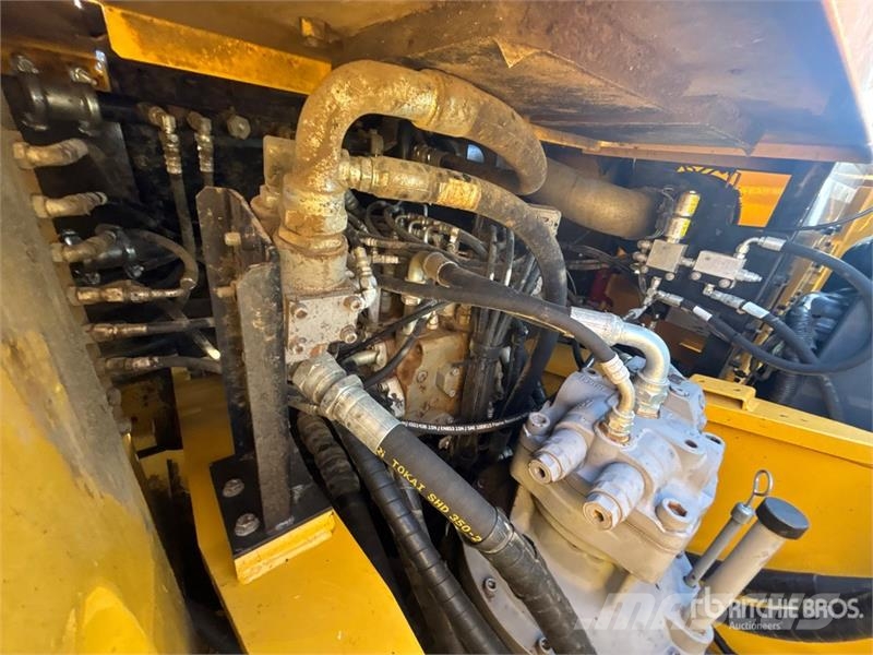 John Deere 290GLC Tracked Excavator حفارات زحافة