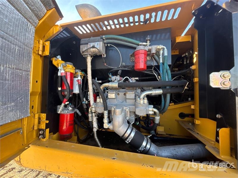John Deere 290GLC Tracked Excavator حفارات زحافة